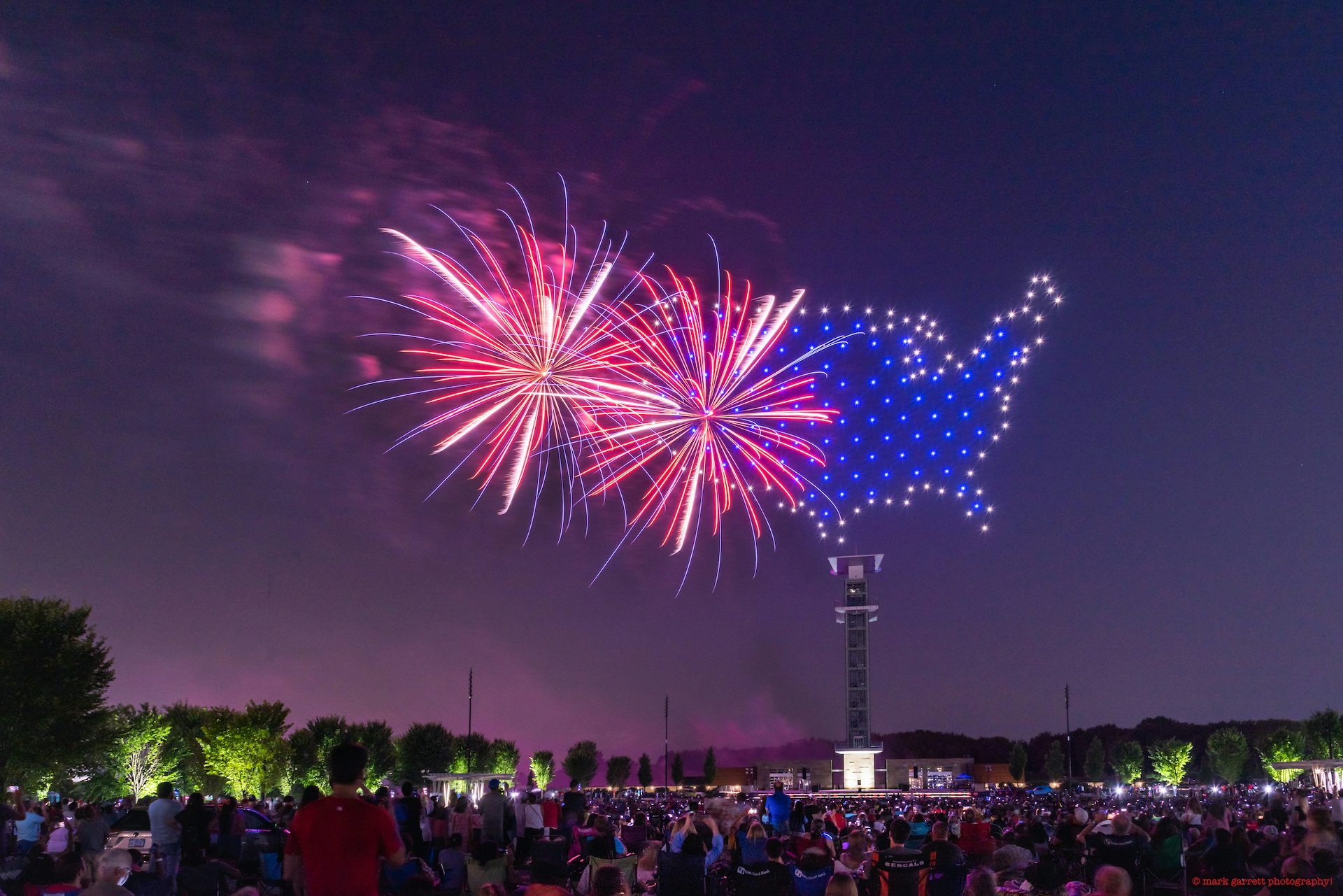 Verge Aero flies one of three drone shows on the 4th of July in Blue Ash, OH. This Independance Day light display incorperated drones and fireworks.